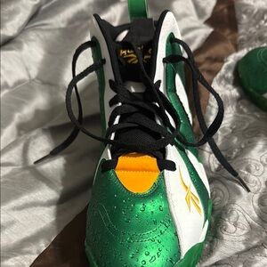 Reebok Green and White Athletic Shoes Sean Kemp Seattle rain never worn 11.5